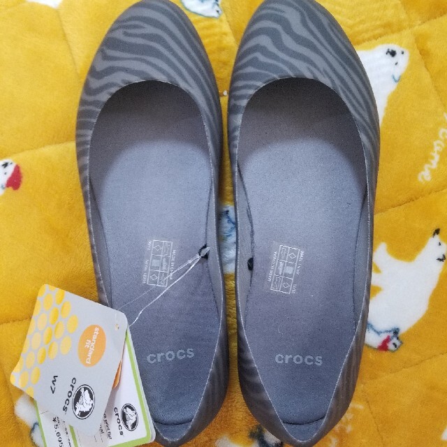 crocs(クロックス)の新品未使用☆23cm女性用クロックスフラットシューズ レディースの靴/シューズ(その他)の商品写真