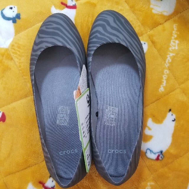 crocs(クロックス)の新品未使用☆23cm女性用クロックスフラットシューズ レディースの靴/シューズ(その他)の商品写真