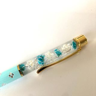 【パステルブルー　花の刻印】　ハーバリウムボールペン　ハンドメイド(その他)