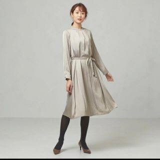 ユナイテッドアローズ(UNITED ARROWS)の【未使用品】closet story バックボタン ギャザーワンピース(ひざ丈ワンピース)