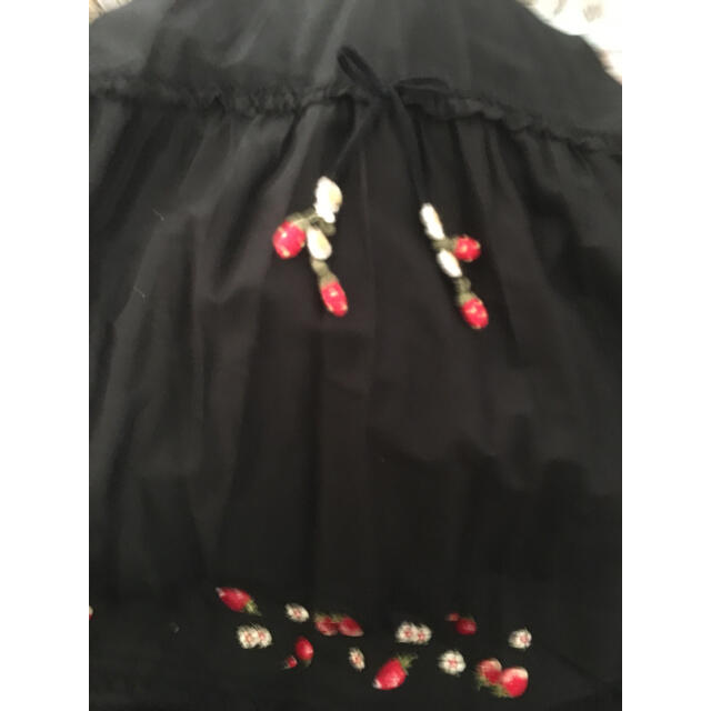 PINK HOUSE(ピンクハウス)の真夜中のsummerセール　ピンクハウス🎀黒イチゴロングスカート レディースのスカート(ロングスカート)の商品写真