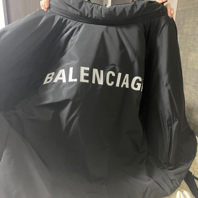 Balenciaga(バレンシアガ)のBALENCIAGA ダウンジャケット　ぴー様専用 メンズのジャケット/アウター(ダウンジャケット)の商品写真