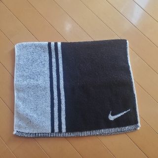 ナイキ(NIKE)のナイキ　タオル　ブラック×グレー(タオル/バス用品)