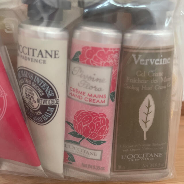 L'OCCITANE(ロクシタン)のロクシタン　ハンドクリーム6点セット(ミニポーチ付き) コスメ/美容のボディケア(ハンドクリーム)の商品写真