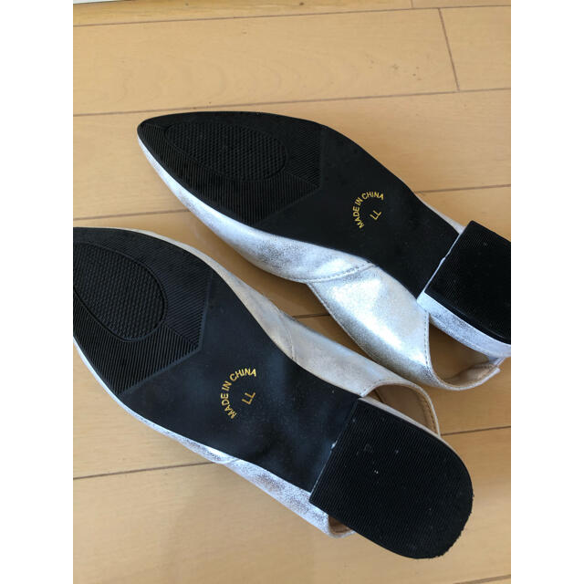 神戸レタス(コウベレタス)のエナメルシルバーパンプス レディースの靴/シューズ(ハイヒール/パンプス)の商品写真