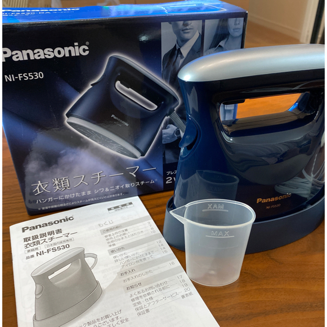 Panasonic(パナソニック)の衣類スチーマー　Panasonic NI-FS530 スマホ/家電/カメラの生活家電(アイロン)の商品写真