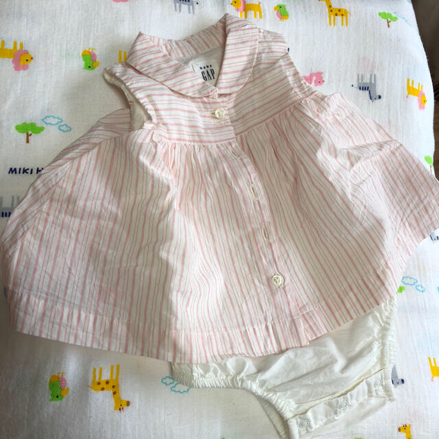 babyGAP(ベビーギャップ)のbaby GAP ロンパース&ブルマセット 60サイズ キッズ/ベビー/マタニティのベビー服(~85cm)(ロンパース)の商品写真