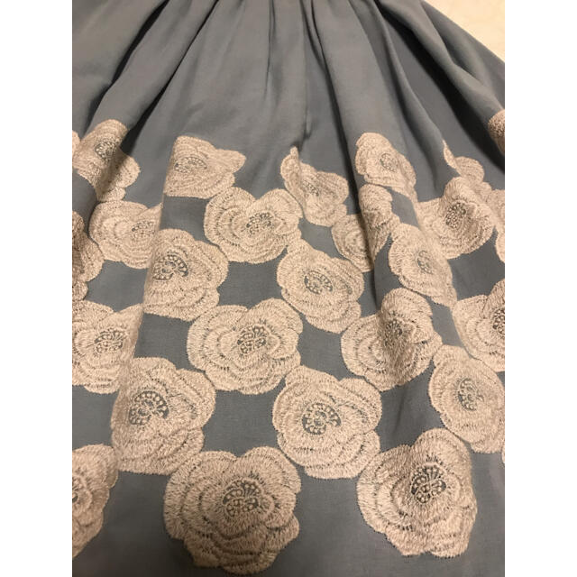 mina perhonen(ミナペルホネン)のミナペルホネン🌹スカート　Rosas ブルー　36【新品】 レディースのスカート(ロングスカート)の商品写真