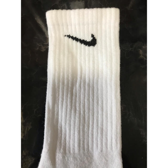 NIKE(ナイキ)の３足セット ナイキ 白ソックス 23〜25 ユニセックス レディースのレッグウェア(ソックス)の商品写真