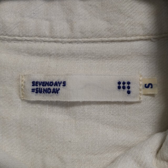 SEVENDAYS=SUNDAY(セブンデイズサンデイ)の半袖白Yシャツ　メンズ メンズのトップス(シャツ)の商品写真