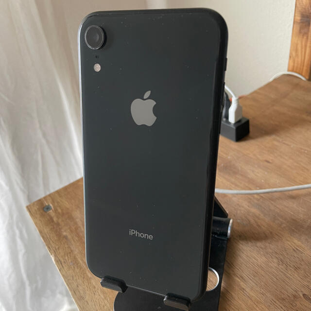 Apple(アップル)のiPhoneXR ブラック 64GB SIMフリー スマホ/家電/カメラのスマートフォン/携帯電話(スマートフォン本体)の商品写真