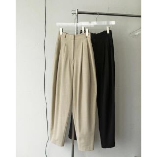 トゥデイフル(TODAYFUL)のTODAYFUL Highwaist Tuck Trousers(Black)(カジュアルパンツ)