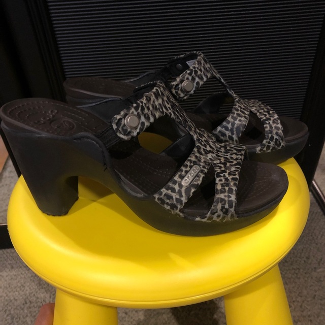 crocs(クロックス)のクロックスサイプラス レパード柄ヒールサンダルUS6 レディースの靴/シューズ(サンダル)の商品写真