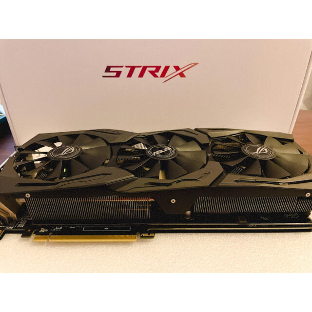 ASUS(エイスース)のrx580 8gb rog strix 多少の値下げ交渉可 スマホ/家電/カメラのPC/タブレット(PCパーツ)の商品写真