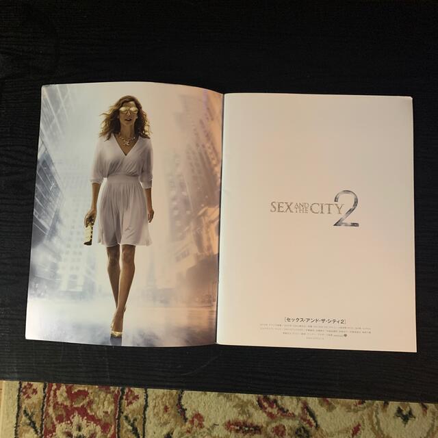 映画パンフレット(SEX AND THE CITY ２)+ヴォーグ　2冊 エンタメ/ホビーのDVD/ブルーレイ(外国映画)の商品写真