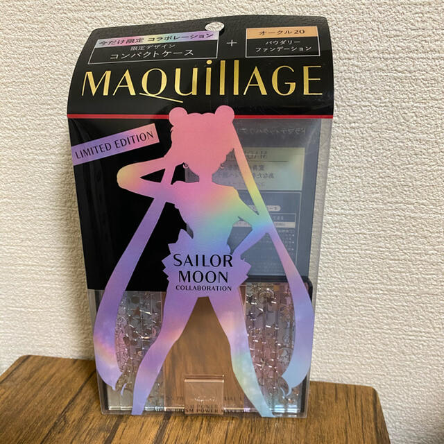 MAQuillAGE(マキアージュ)のマキアージュ×セーラームーン【限定】コンパクトファンデーションケース コスメ/美容のベースメイク/化粧品(ファンデーション)の商品写真