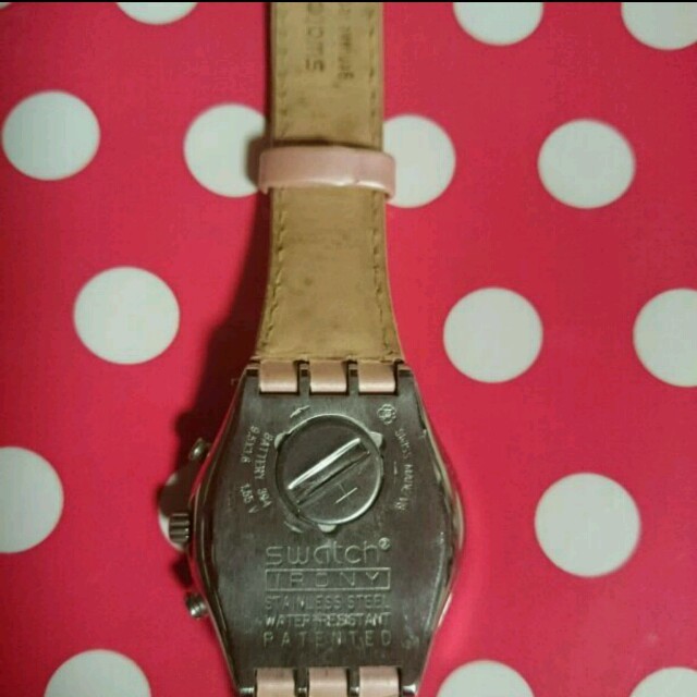 swatch(スウォッチ)のSWATCH  ピンク レディースのファッション小物(腕時計)の商品写真