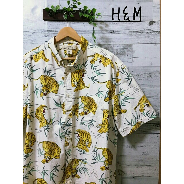 H&M(エイチアンドエム)のH&M  虎柄  和柄  半袖シャツ メンズのトップス(シャツ)の商品写真