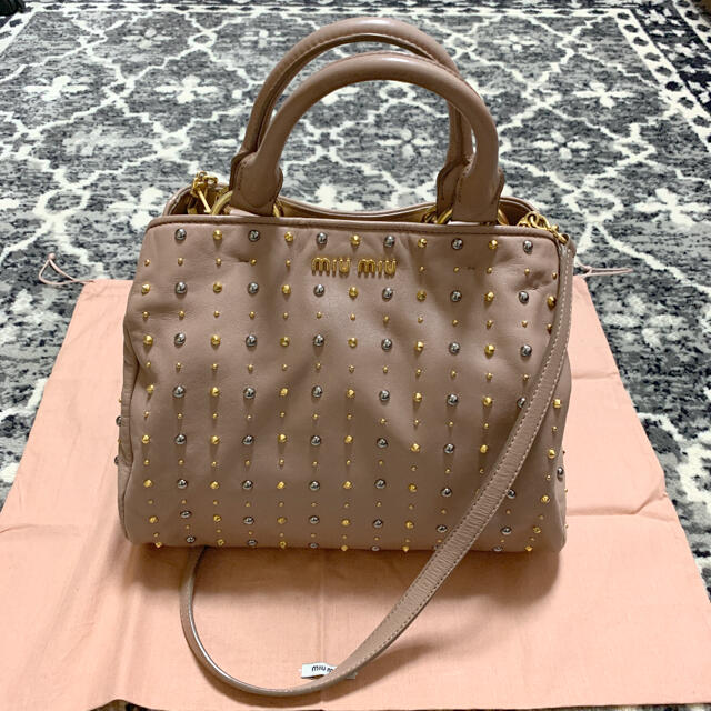 MIUMIU ハンドバッグ　スタッズ