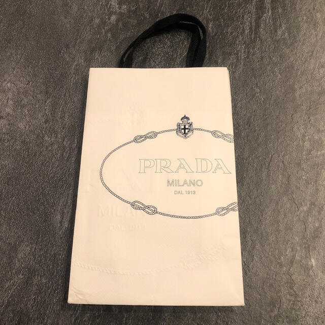 PRADA 美品♡PRADA 紙袋の通販 by ちぃ's shop｜プラダならラクマ