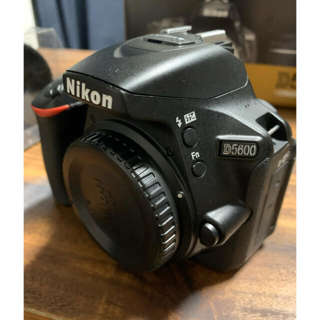 Nikon +単焦点レンズ +SDカード64GBの通販 by TT｜ニコンならラクマ - Nikon D5600 安い特価