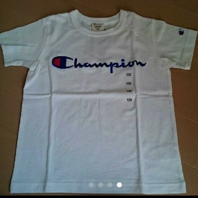 Champion(チャンピオン)の新品未使用⭐チャンピオン⭐Tシャツ⭐キッズ⭐2枚セット⭐130センチ キッズ/ベビー/マタニティのキッズ服女の子用(90cm~)(Tシャツ/カットソー)の商品写真