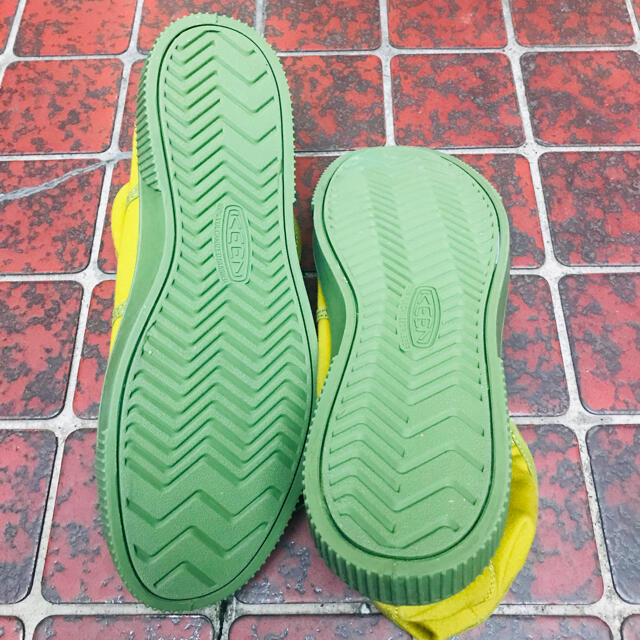 KEEN(キーン)のKEEN メンズスニーカー　新品29㎝　カーキ メンズの靴/シューズ(スニーカー)の商品写真