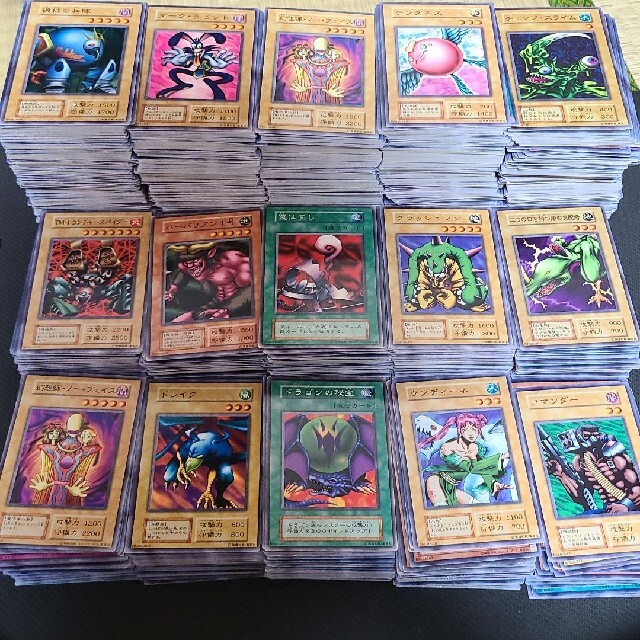 【早い者勝ち】遊戯王 初期カード含む まとめ売り 引退品 約2000~3000枚