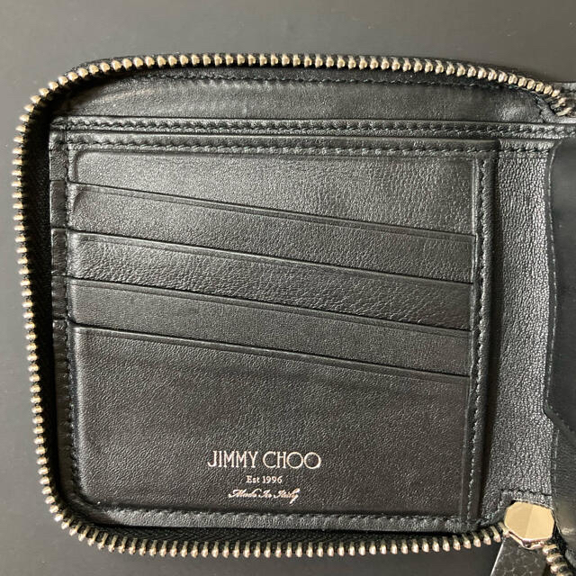 JIMMY CHOO(ジミーチュウ)のジミーチュウ　ラウンドファスナー　折財布 LAWRENCE EMG BLACK メンズのファッション小物(折り財布)の商品写真