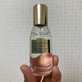 ジルスチュアート(JILLSTUART)の新品同様 フローラノーティス ピュアバイオレット20ml 香水 ジルスチュアート(香水(女性用))