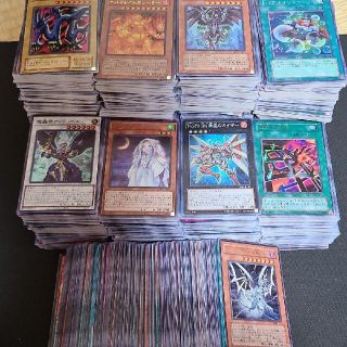 ユウギオウ(遊戯王)の【早い者勝ち】遊戯王 引退品 まとめ売り 大量 (カード)