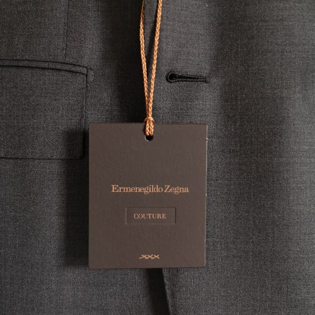 Ermenegildo Zegna(エルメネジルドゼニア)のエルメネジルドゼニアクチュール ダークグレーウールスーツ サイズ50 メンズのスーツ(セットアップ)の商品写真