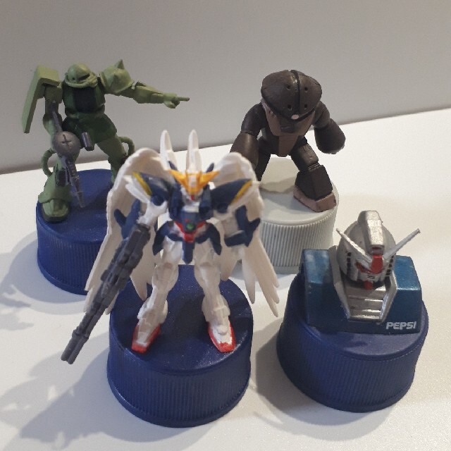 ペプシネックス☆ガンダムボトルキャップ4種 エンタメ/ホビーのフィギュア(アニメ/ゲーム)の商品写真