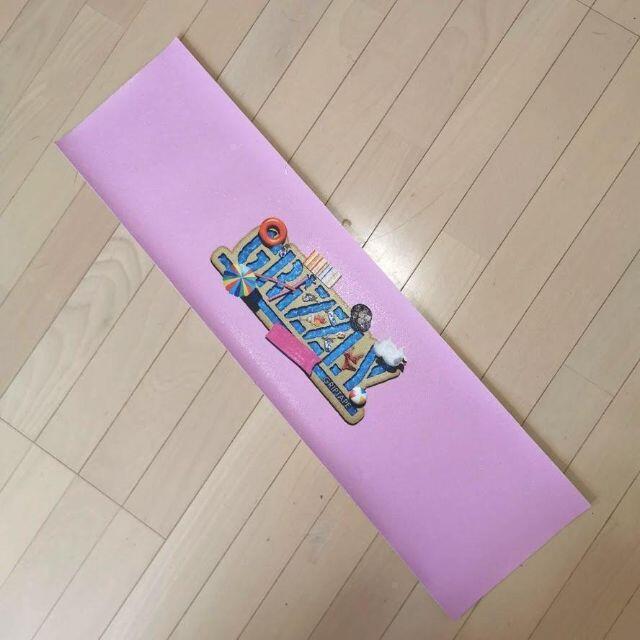 送料込み♪グリズリー GRIPTAPE スケボーデッキテープ スケートボード スポーツ/アウトドアのスポーツ/アウトドア その他(スケートボード)の商品写真