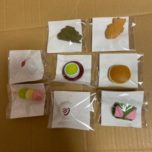 KIRIN おもしろ消しゴム和菓子 串団子＆いちご大福＆たい焼き＆温泉まんじゅう インテリア/住まい/日用品の文房具(消しゴム/修正テープ)の商品写真