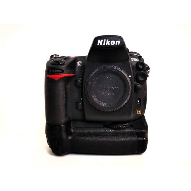 Nikon D700, MB-D10