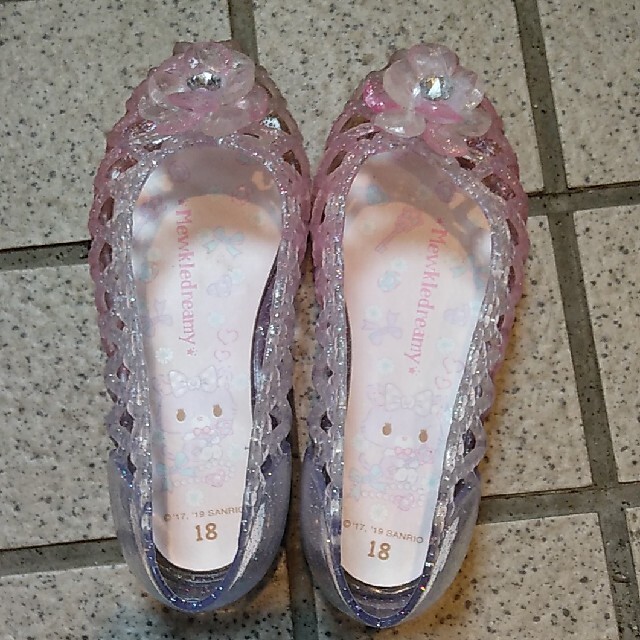 サンリオ(サンリオ)の18cm キッズ　女の子　靴　サンダル　ガラスの靴　3点 キッズ/ベビー/マタニティのキッズ靴/シューズ(15cm~)(サンダル)の商品写真