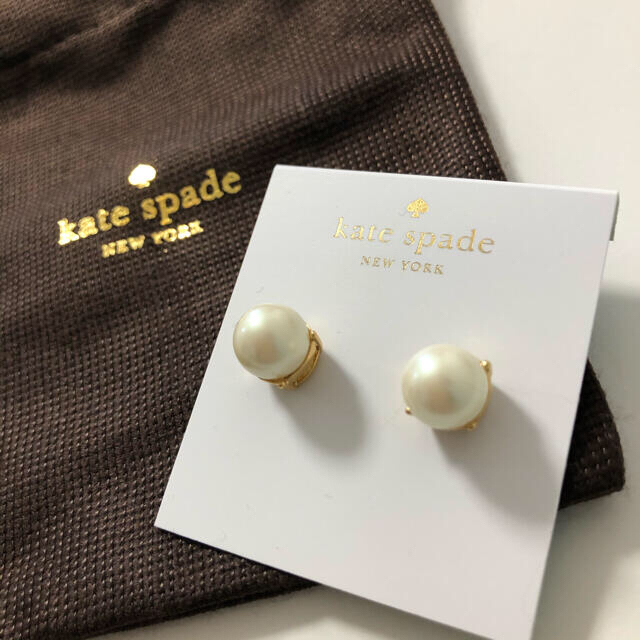 kate spade new york(ケイトスペードニューヨーク)のケイトスペード　ピアス　パールピアス レディースのアクセサリー(ピアス)の商品写真