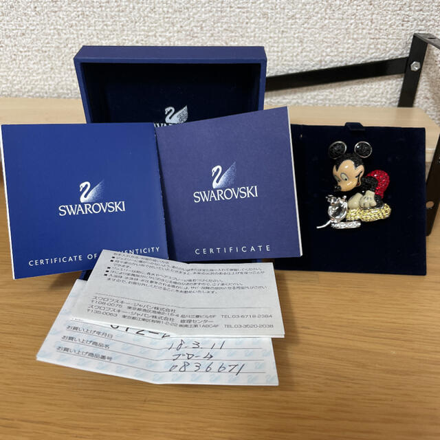 SWAROVSKI(スワロフスキー)のSWAROVSKI ミッキーブローチ レディースのアクセサリー(ブローチ/コサージュ)の商品写真