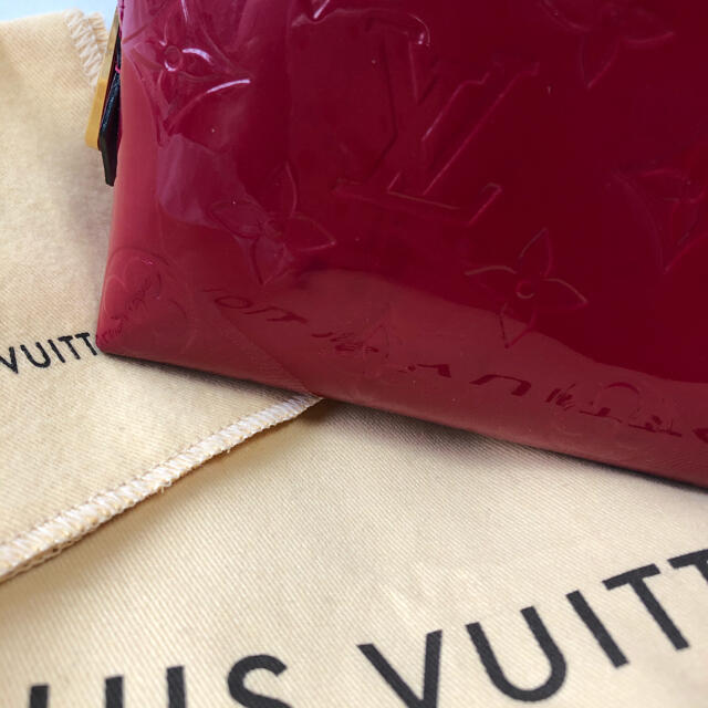 LOUIS VUITTON(ルイヴィトン)のLOUIS VUITTON ヴェルニポーチ レディースのファッション小物(ポーチ)の商品写真