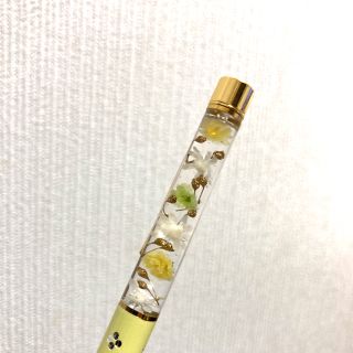 【パステルイエロー　花の刻印】ハーバリウムボールペン　ハンドメイド　プレゼント(その他)