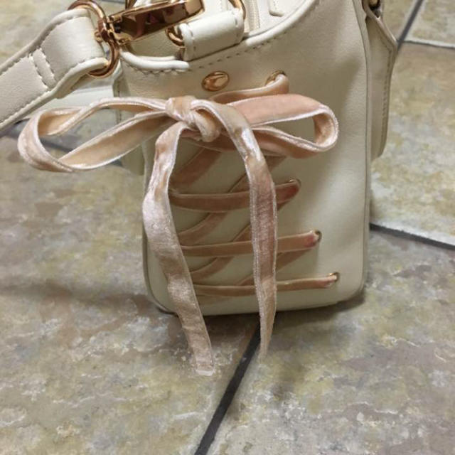 Honey Salon(ハニーサロン)のレースアップミディ🎀ショルダーバッグ レディースのバッグ(ショルダーバッグ)の商品写真