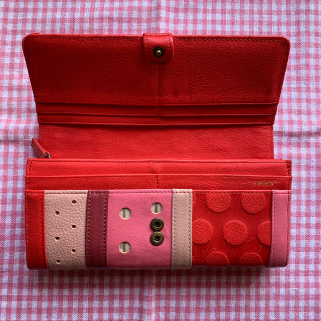 代官山クロシェット長財布『いちご』 レディースのファッション小物(財布)の商品写真