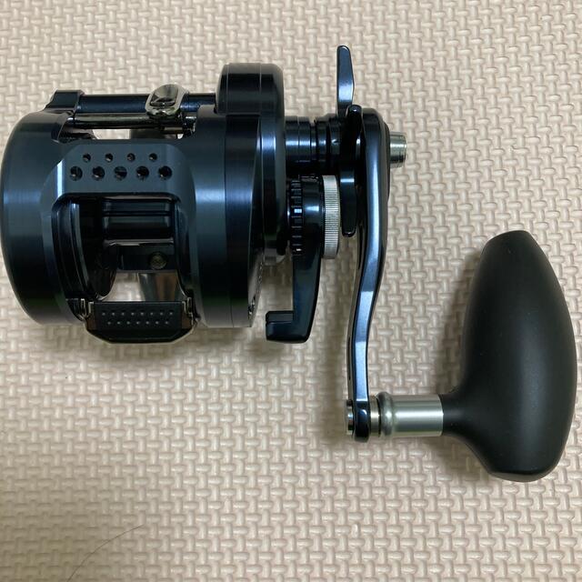 SHIMANO(シマノ)の【ピッコロ5681様専用】未使用　オシアコンクエスト リミテッド300HG スポーツ/アウトドアのフィッシング(リール)の商品写真