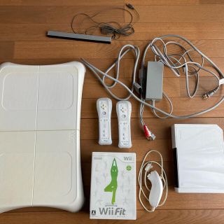 ウィー(Wii)のWii本体　付属品　ソフト　任天堂　Nintendo(家庭用ゲーム機本体)