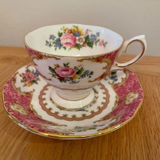 ロイヤルアルバート(ROYAL ALBERT)のROYAL ALBERT レディーカーライル　ティーカップ＆ソーサー(食器)