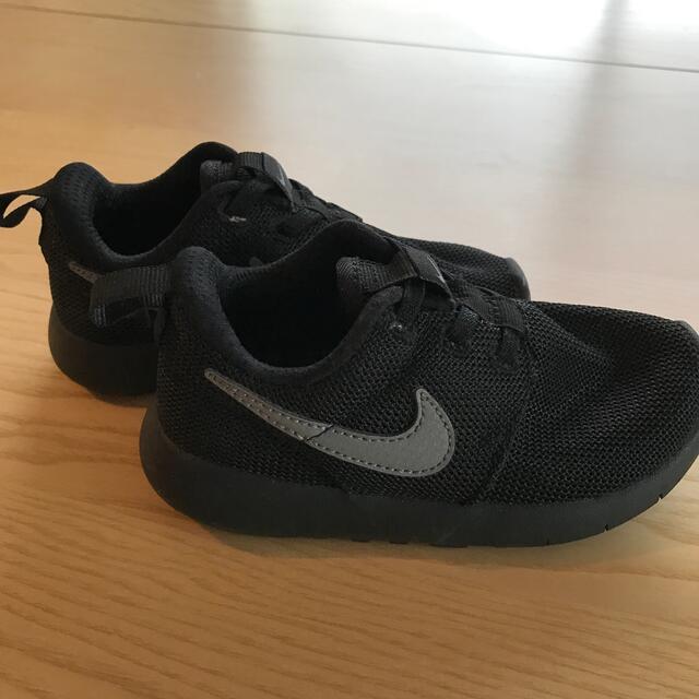 NIKE(ナイキ)のNIKE ナイキ　キッズスニーカー  新品　未使用　黒 キッズ/ベビー/マタニティのキッズ靴/シューズ(15cm~)(スニーカー)の商品写真