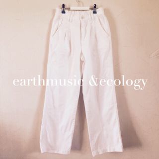 アースミュージックアンドエコロジー(earth music & ecology)のタック入りワイドパンツ (カジュアルパンツ)