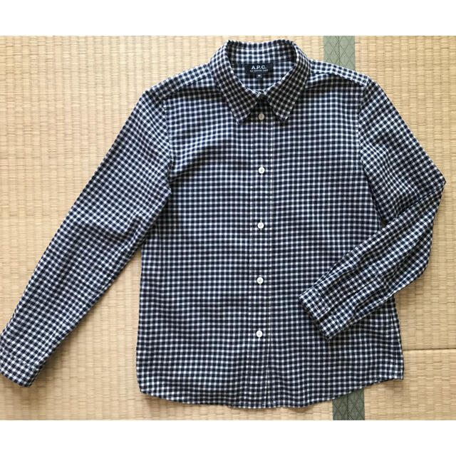 A.P.C(アーペーセー)のAPC コットンシャツブラウス　2度使用のみ美品です レディースのトップス(シャツ/ブラウス(長袖/七分))の商品写真