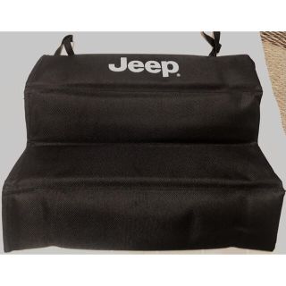 ジープ(Jeep)の【再値下げ】Jeep ジープオリジナル折りたたみクッション 新品•未使用(ノベルティグッズ)